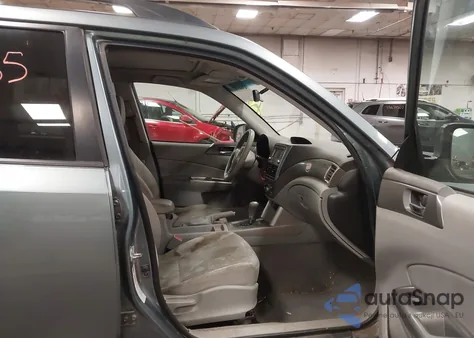 2010 Subaru Forester 2.5X Premium из США, поврежденный, VIN JF2SH6CC5AH787056